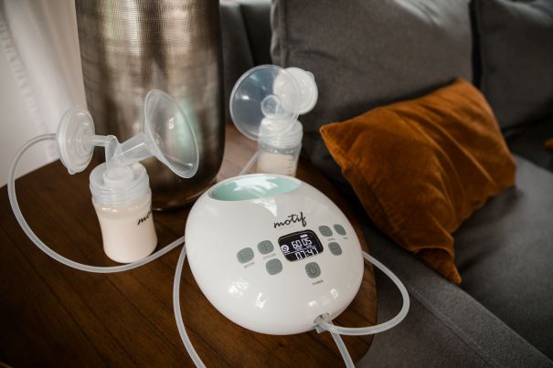 Motif Luna Double Electric Breast Pump with Battery - AdaptHealth